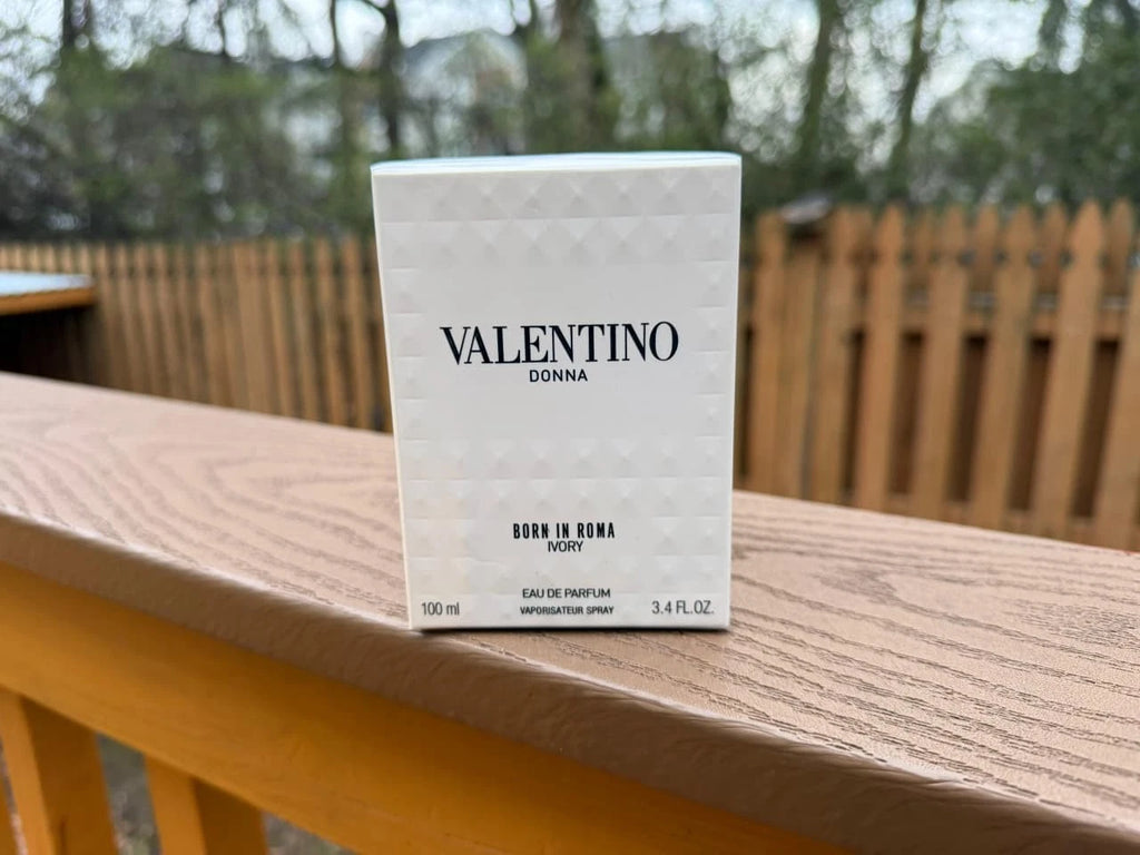Valentino Donna Born in Roma Ivory EDT – 3.4 Fl Oz